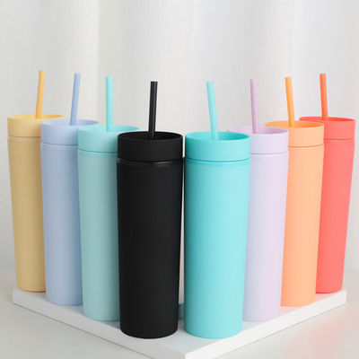 أكواب بلاستيكية مزدوجة الجدار 16 أوقية قابلة لإعادة الاستخدام مع القش