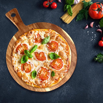 لوح تقطيع من خشب الأكاسيا مع مقبض دائري