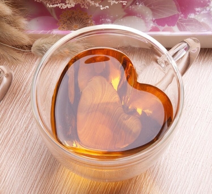 أكواب الشرب المخصصة من الزجاج الشفاف ISO9001 هدية على شكل قلب 200 مل - 300 مل